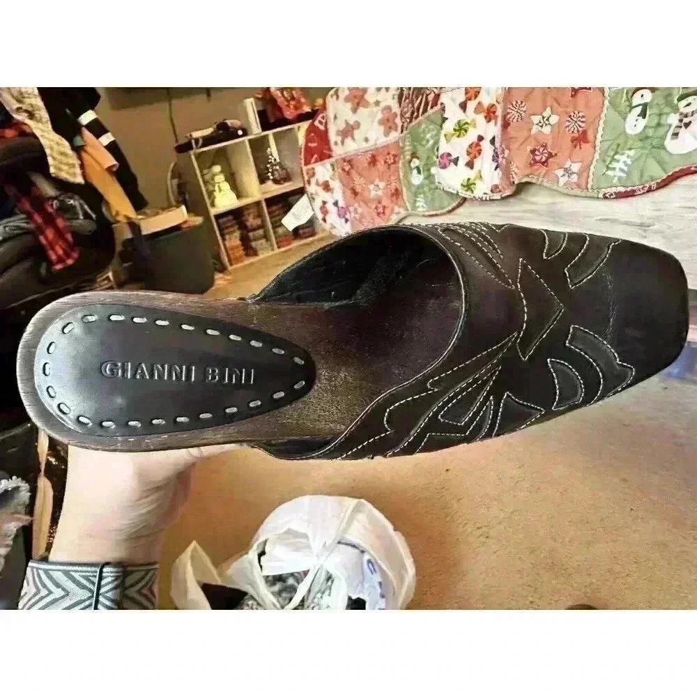 Gianni Bini Saddle Leather Clogs Black Slip On Mules Square Toe Heels 7M - Picture 6 of 6